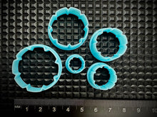 Load image into Gallery viewer, Medium range - Chyrsanthemum