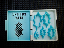 Load image into Gallery viewer, Medium range - Holly Leaves