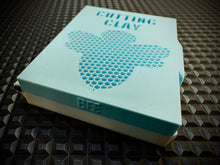 Load image into Gallery viewer, Medium range - Bee