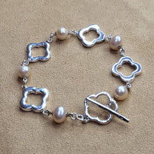 Load image into Gallery viewer, DYNAMIC DUO - Quatrefoil