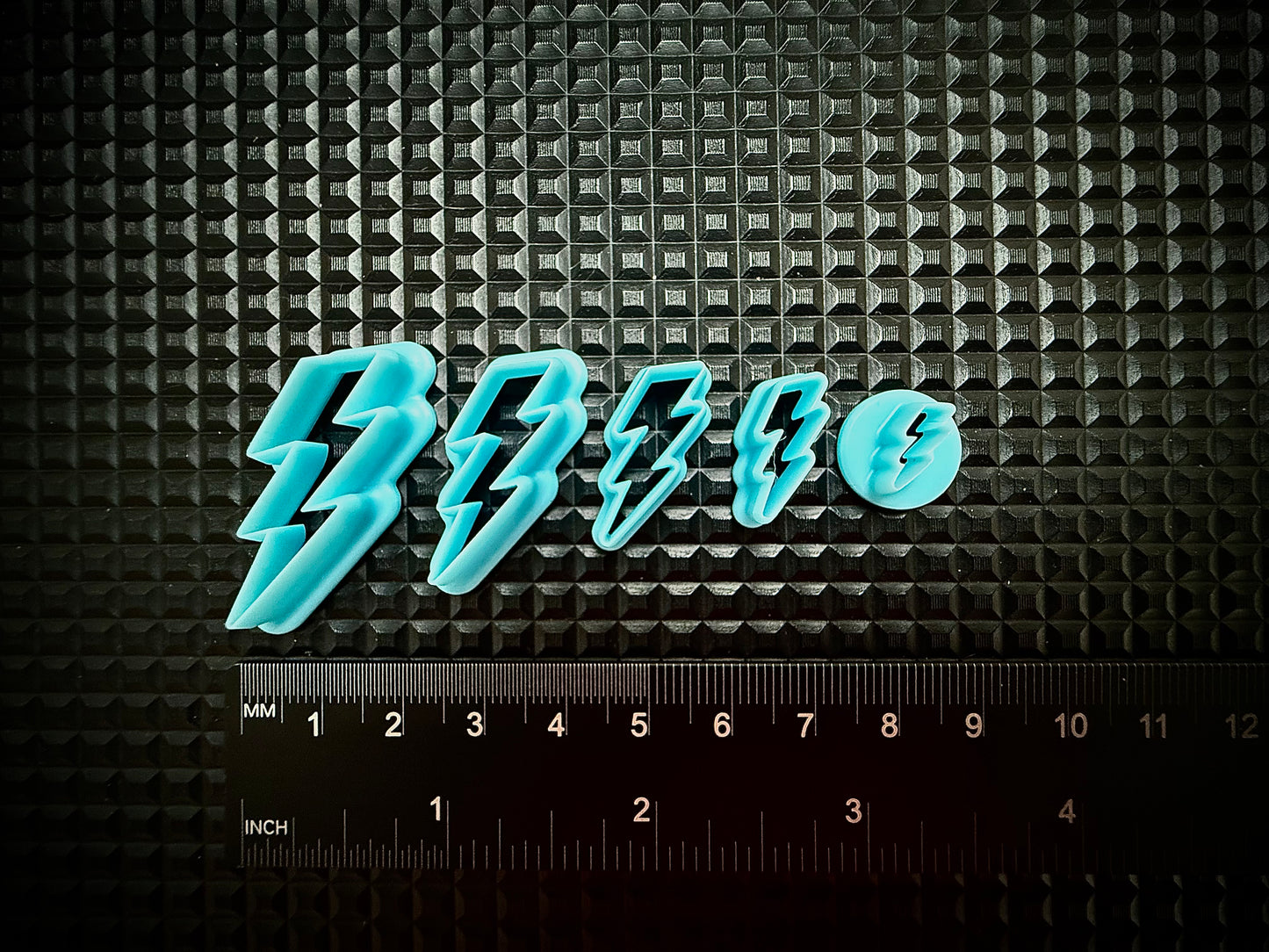 Medium range - Lightning Bolt