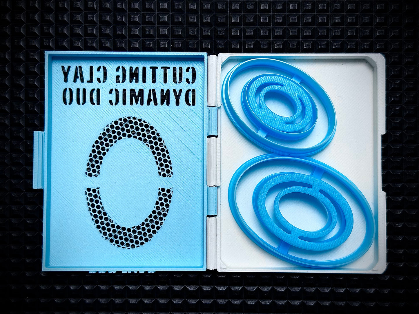 DYNAMIC DUO - Oval