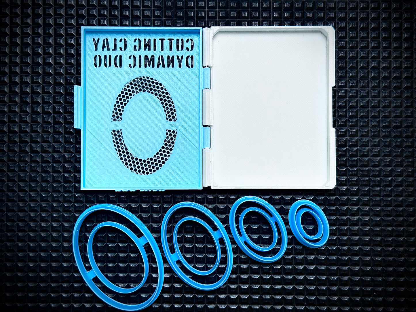 DYNAMIC DUO - Oval