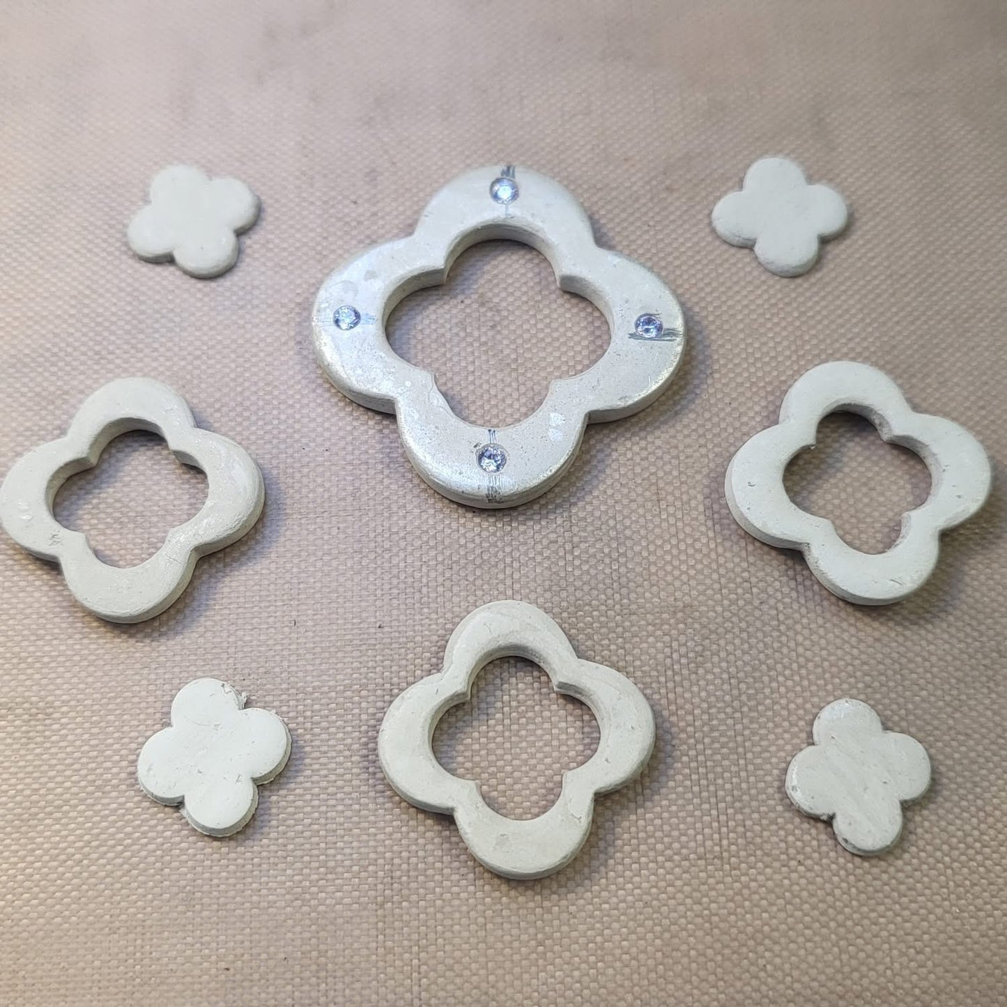 DYNAMIC DUO - Quatrefoil