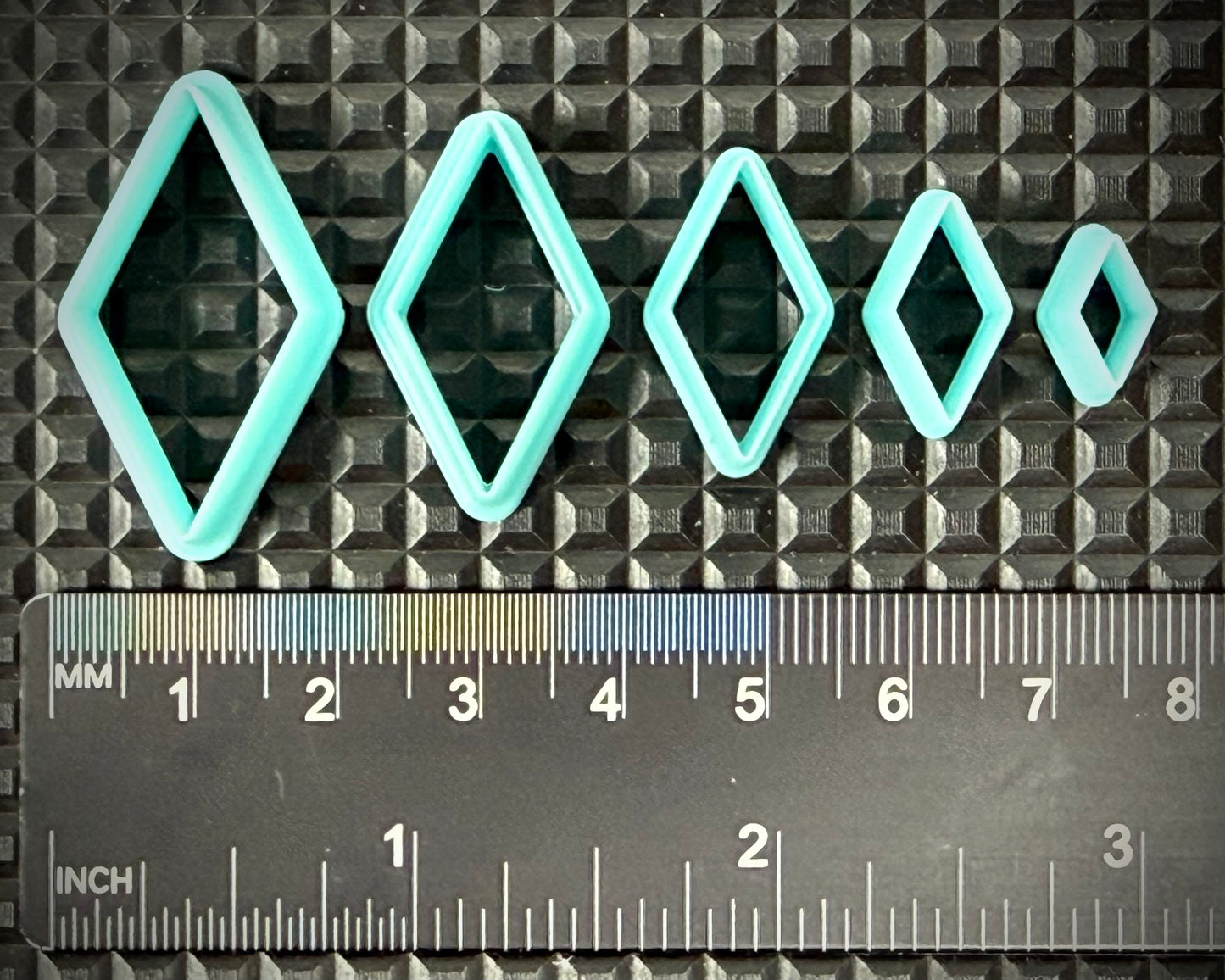 Medium range - Diamond Rounded